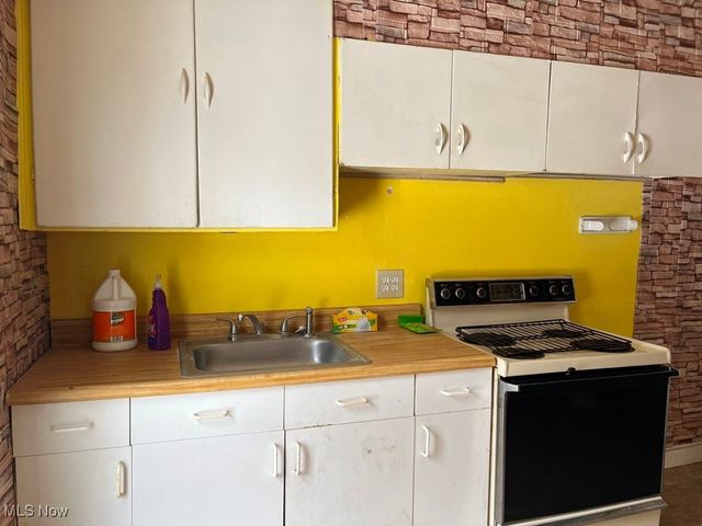 918 Second Avenue, New Cumberland, WV 26047