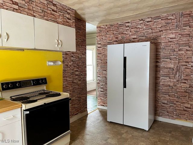 918 Second Avenue, New Cumberland, WV 26047