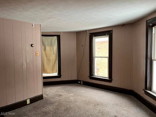 918 Second Avenue, New Cumberland, WV 26047