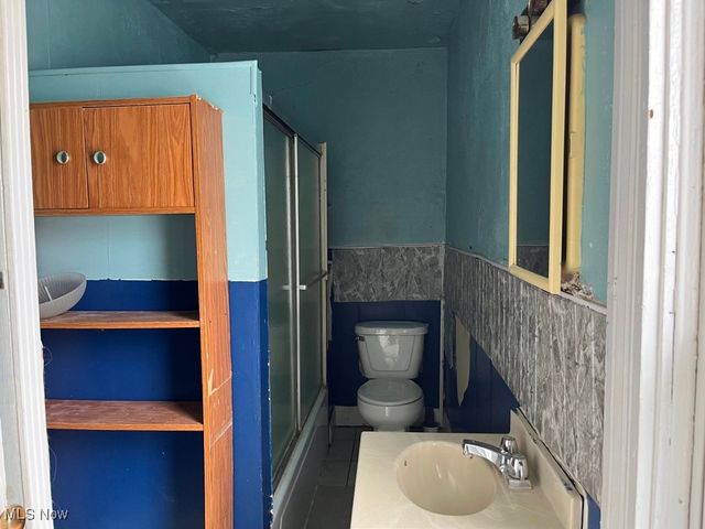 918 Second Avenue, New Cumberland, WV 26047