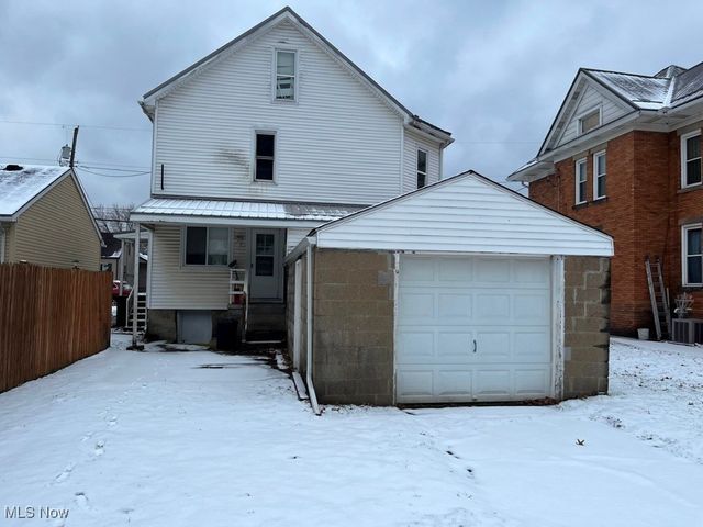 918 Second Avenue, New Cumberland, WV 26047