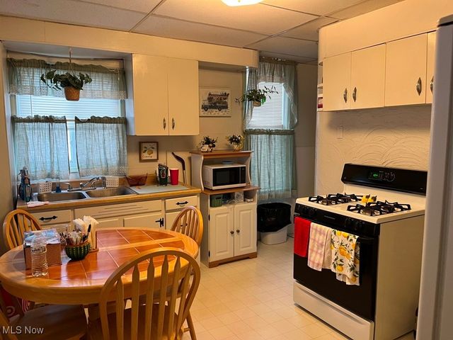 918 Second Avenue, New Cumberland, WV 26047