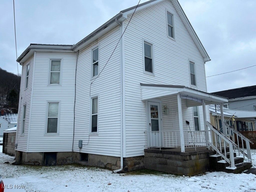 918 Second Avenue, New Cumberland, WV 26047