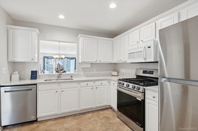 4 Commodore Circle, Port Jefferson Station, NY 11776