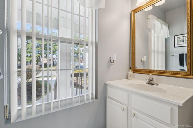 4 Commodore Circle, Port Jefferson Station, NY 11776