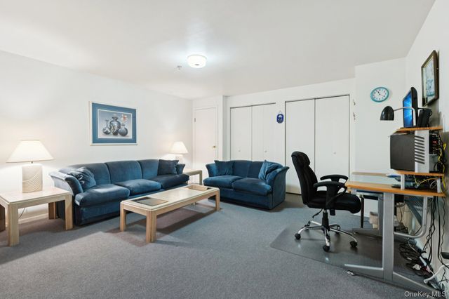 4 Commodore Circle, Port Jefferson Station, NY 11776