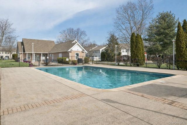 4 Commodore Circle, Port Jefferson Station, NY 11776