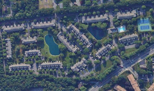 4 Commodore Circle, Port Jefferson Station, NY 11776