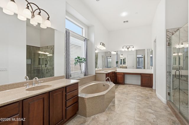 13675 N Napoli Way, Oro Valley, AZ 85755