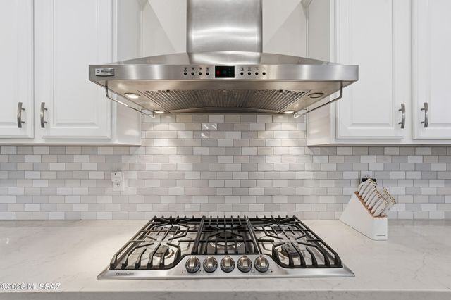 13675 N Napoli Way, Oro Valley, AZ 85755