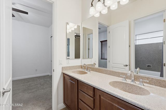 13675 N Napoli Way, Oro Valley, AZ 85755