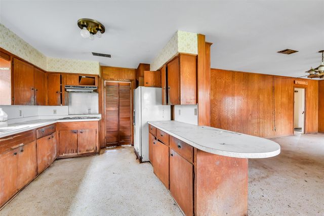 4918 Farmer Road, Alvin, TX 77511