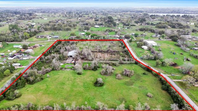 4918 Farmer Road, Alvin, TX 77511