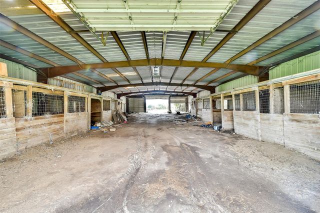 4918 Farmer Road, Alvin, TX 77511