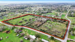 4918 Farmer Road, Alvin, TX 77511