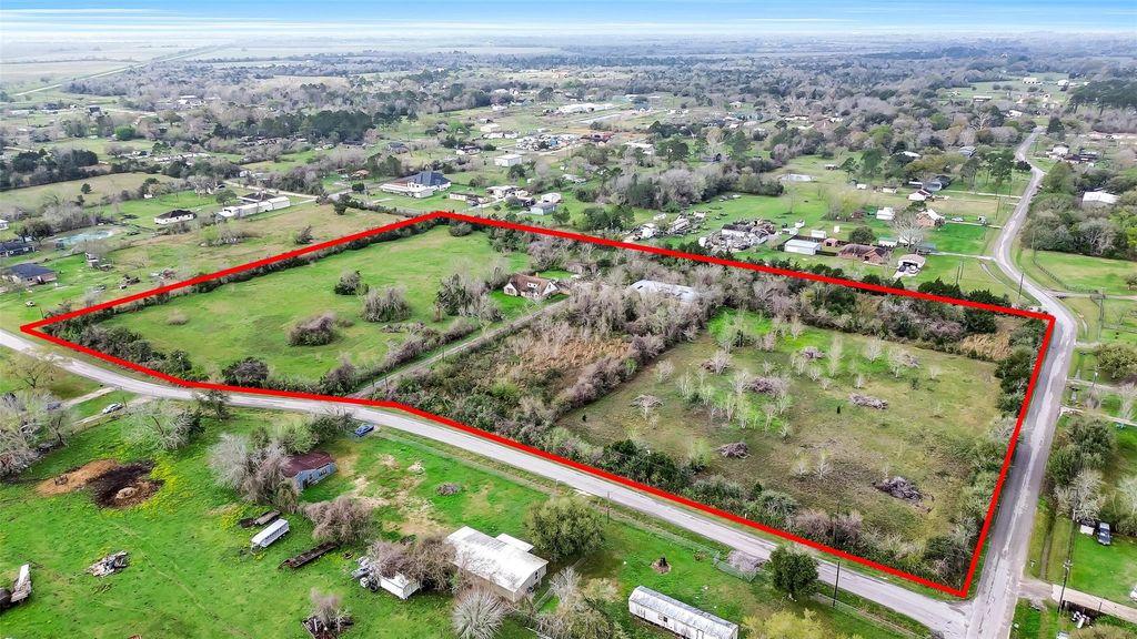 4918 Farmer Road, Alvin, TX 77511