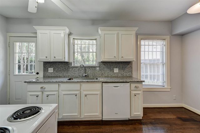 1748 Hawthorne Street B, Houston, TX 77098