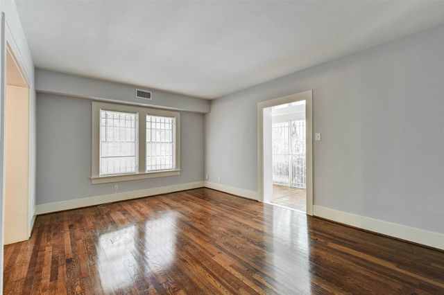 1748 Hawthorne Street B, Houston, TX 77098