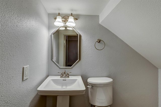 1748 Hawthorne Street B, Houston, TX 77098
