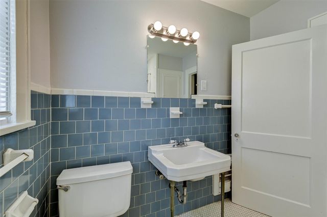 1748 Hawthorne Street B, Houston, TX 77098