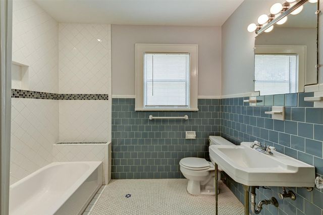 1748 Hawthorne Street B, Houston, TX 77098