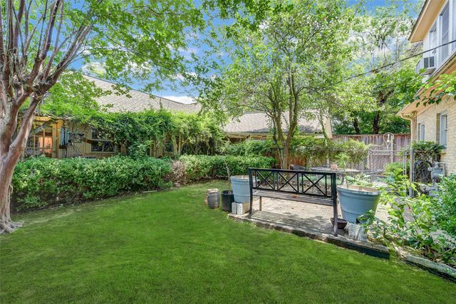 1748 Hawthorne Street B, Houston, TX 77098