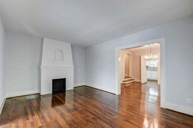 1748 Hawthorne Street B, Houston, TX 77098
