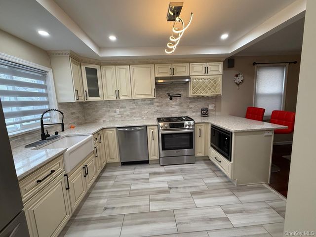 90-17 207th Street, Queens Village, NY 11428