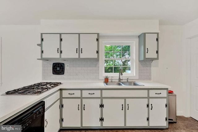 1546 FORREST AVE, Dover, DE 19904