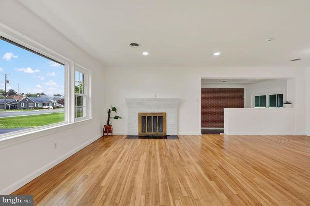 1546 FORREST AVE, Dover, DE 19904