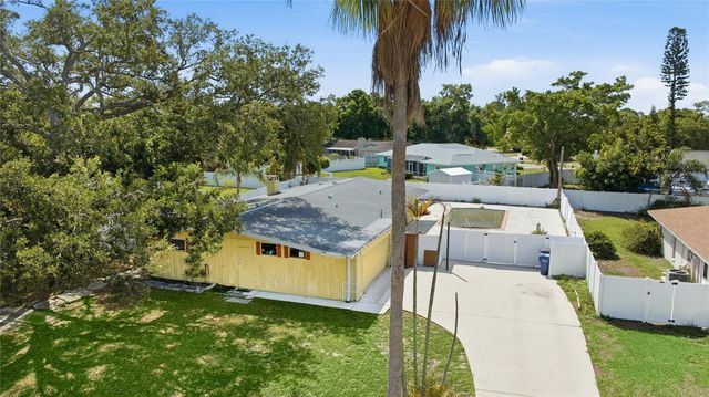 616 SAINT ANDREWS DRIVE, Sarasota, FL 34243