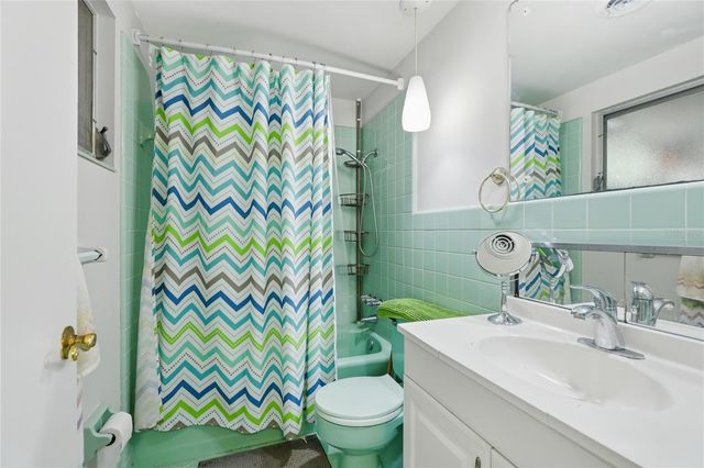 616 SAINT ANDREWS DRIVE, Sarasota, FL 34243