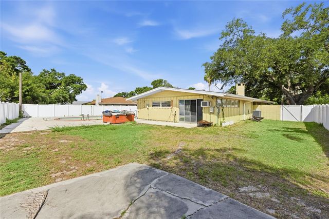 616 SAINT ANDREWS DRIVE, Sarasota, FL 34243