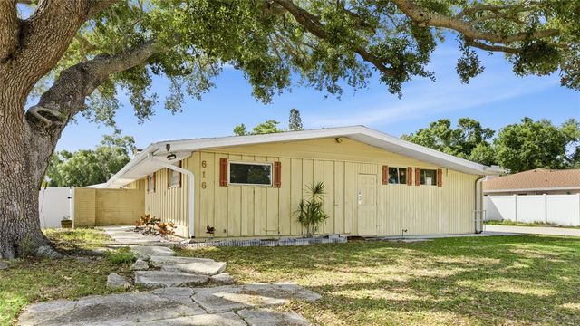 616 SAINT ANDREWS DRIVE, Sarasota, FL 34243