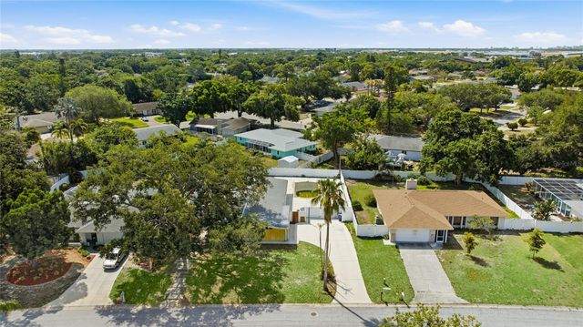 616 SAINT ANDREWS DRIVE, Sarasota, FL 34243