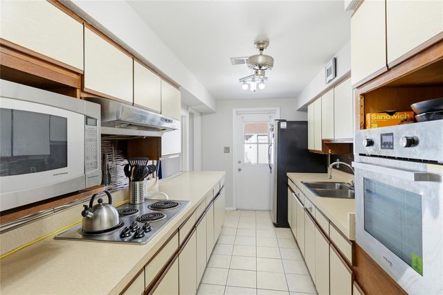 616 SAINT ANDREWS DRIVE, Sarasota, FL 34243