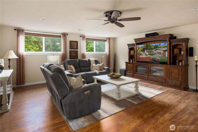 8807 Danforth Street NW, Gig Harbor, WA 98329