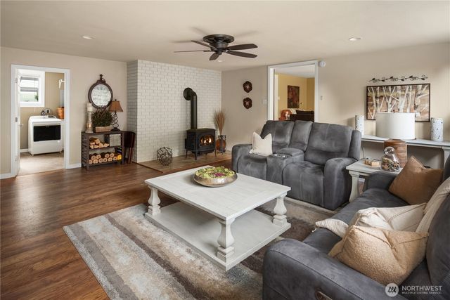 8807 Danforth Street NW, Gig Harbor, WA 98329