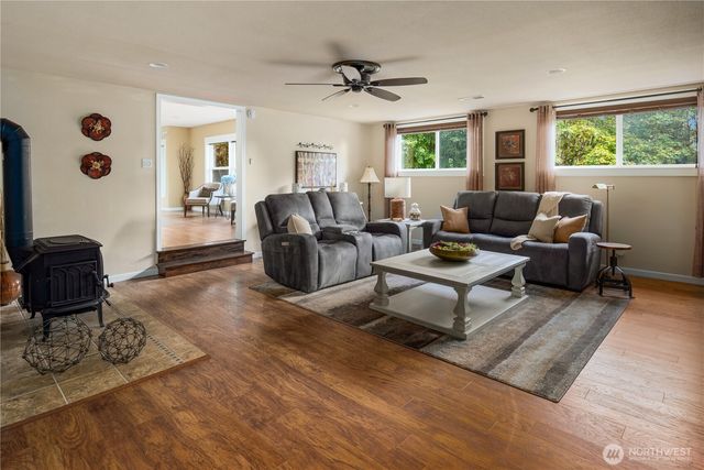 8807 Danforth Street NW, Gig Harbor, WA 98329