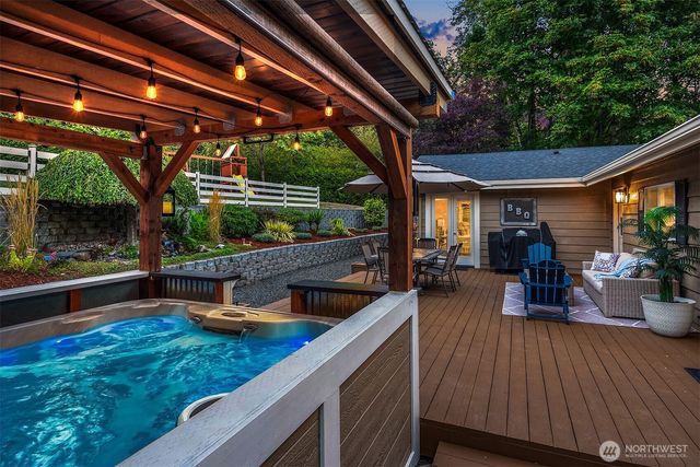 8807 Danforth Street NW, Gig Harbor, WA 98329