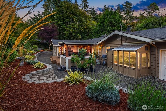 8807 Danforth Street NW, Gig Harbor, WA 98329