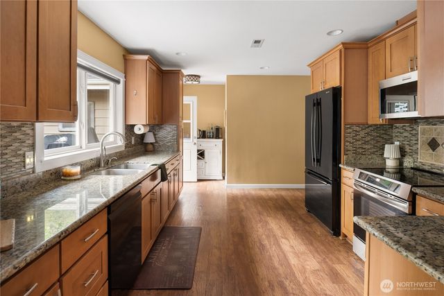 8807 Danforth Street NW, Gig Harbor, WA 98329