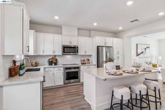 28957 Ashwell Ave, Hayward, CA 94544