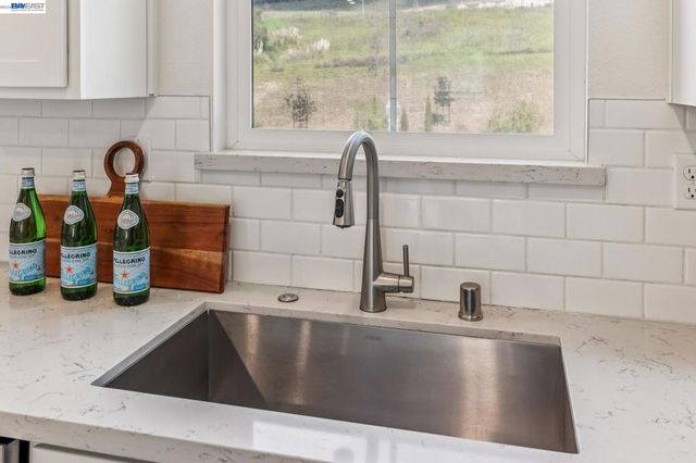 28957 Ashwell Ave, Hayward, CA 94544