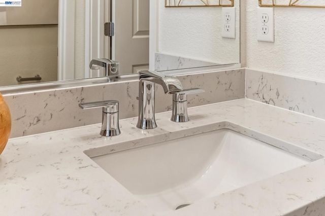 28957 Ashwell Ave, Hayward, CA 94544