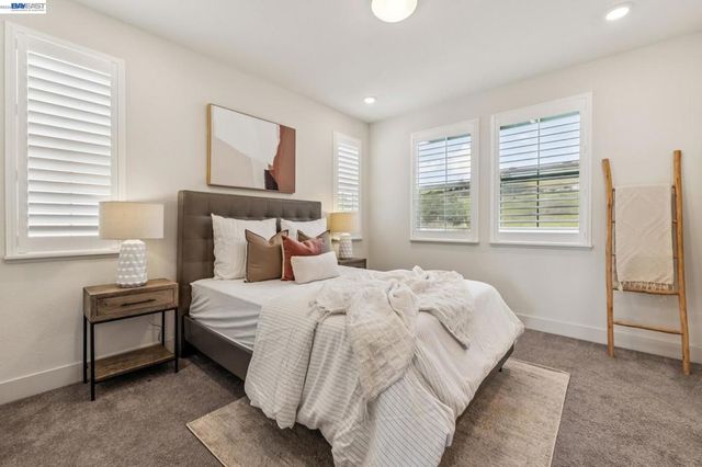 28957 Ashwell Ave, Hayward, CA 94544