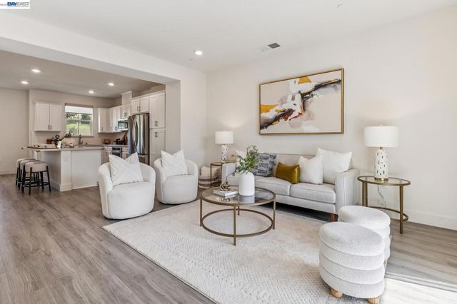 28957 Ashwell Ave, Hayward, CA 94544