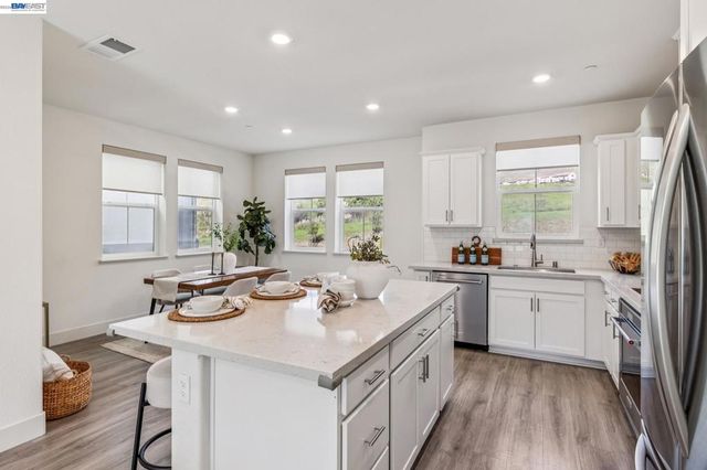 28957 Ashwell Ave, Hayward, CA 94544