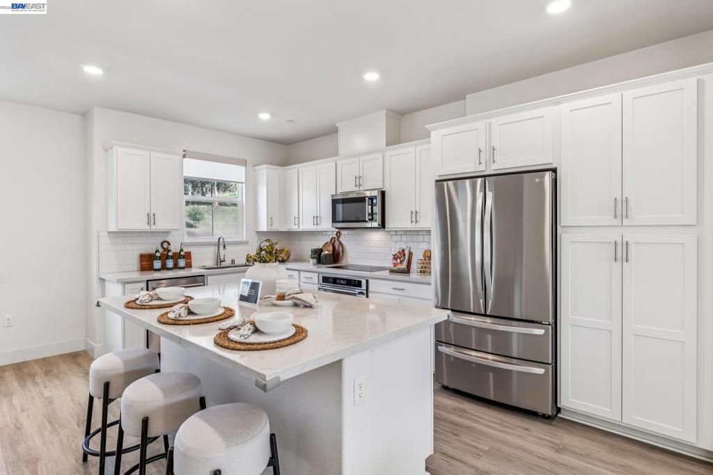 Image 11 of property listing at 28957 Ashwell Ave, Hayward, CA 94544