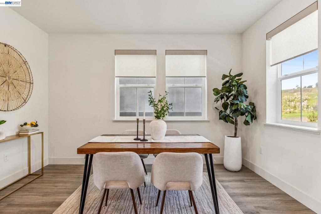 Image 17 of property listing at 28957 Ashwell Ave, Hayward, CA 94544